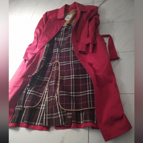 Vintage 90s Burberry red trench coat - Picture 2 of 6